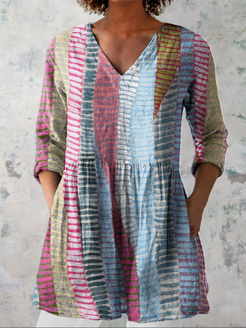 Noah | Long blouse with a striking pattern