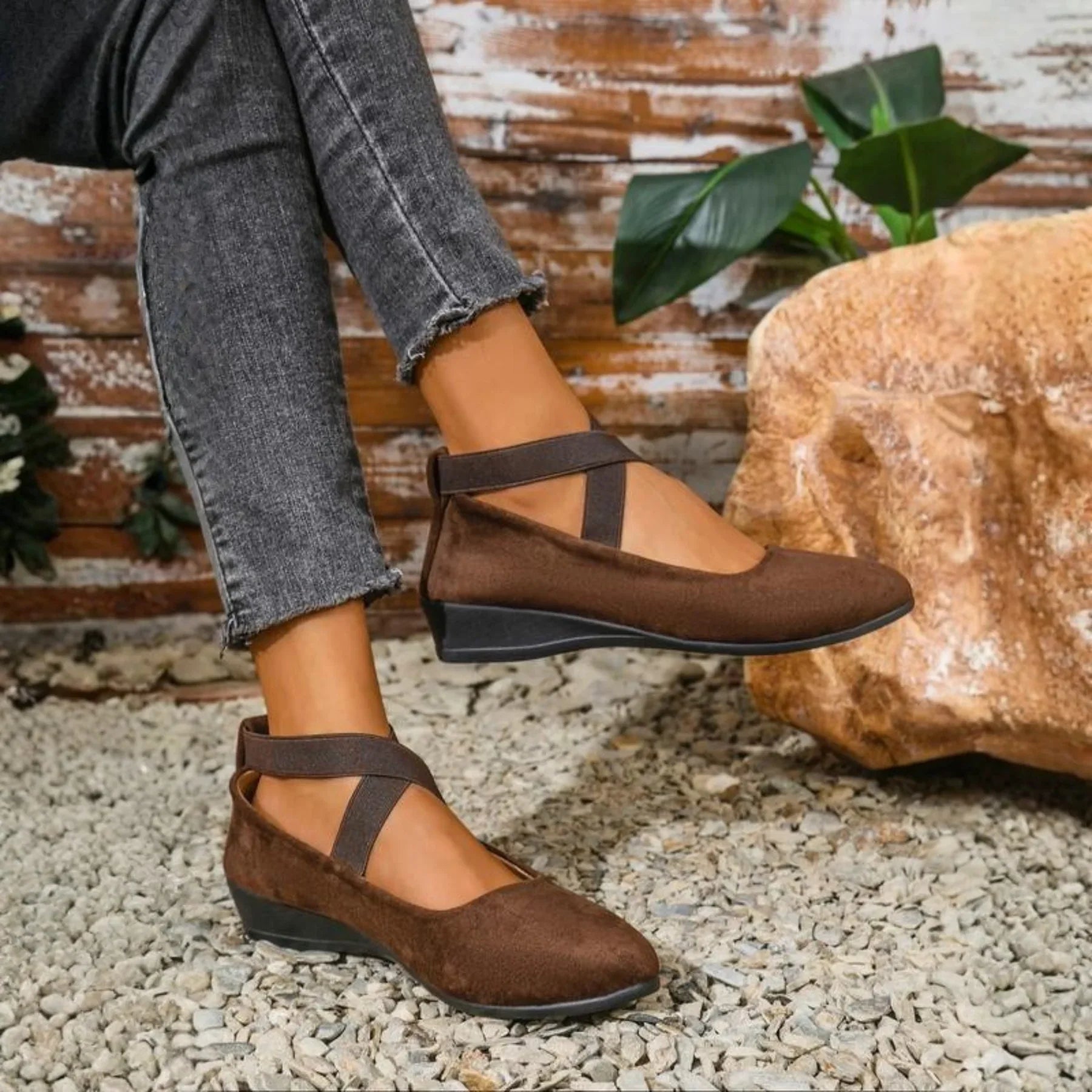 Closed-toe Platform Ballet Flats